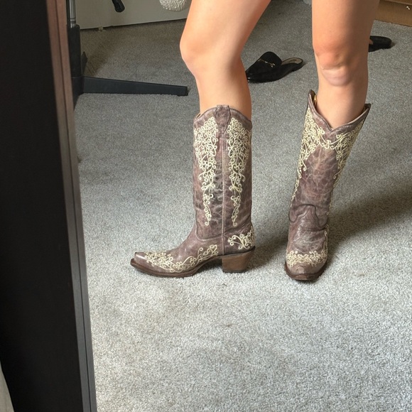 Corral women’s crater with bone embroidery western boots - snip toe - Picture 3 of 6
